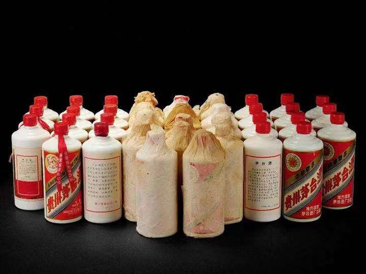 老城镇日照岚山回收酒价格哪里回收(附近上门回收茅台酒）?